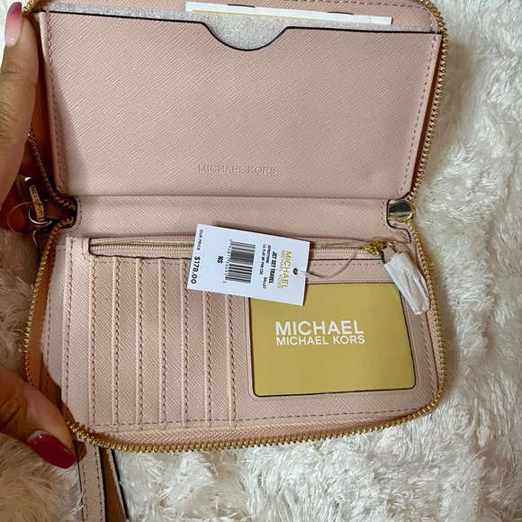Michael Kors purse and wallet - Picture 8 of 8